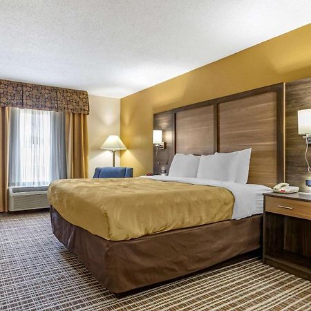 Quality Inn & Suites - Greensboro-High Point Bagian luar foto