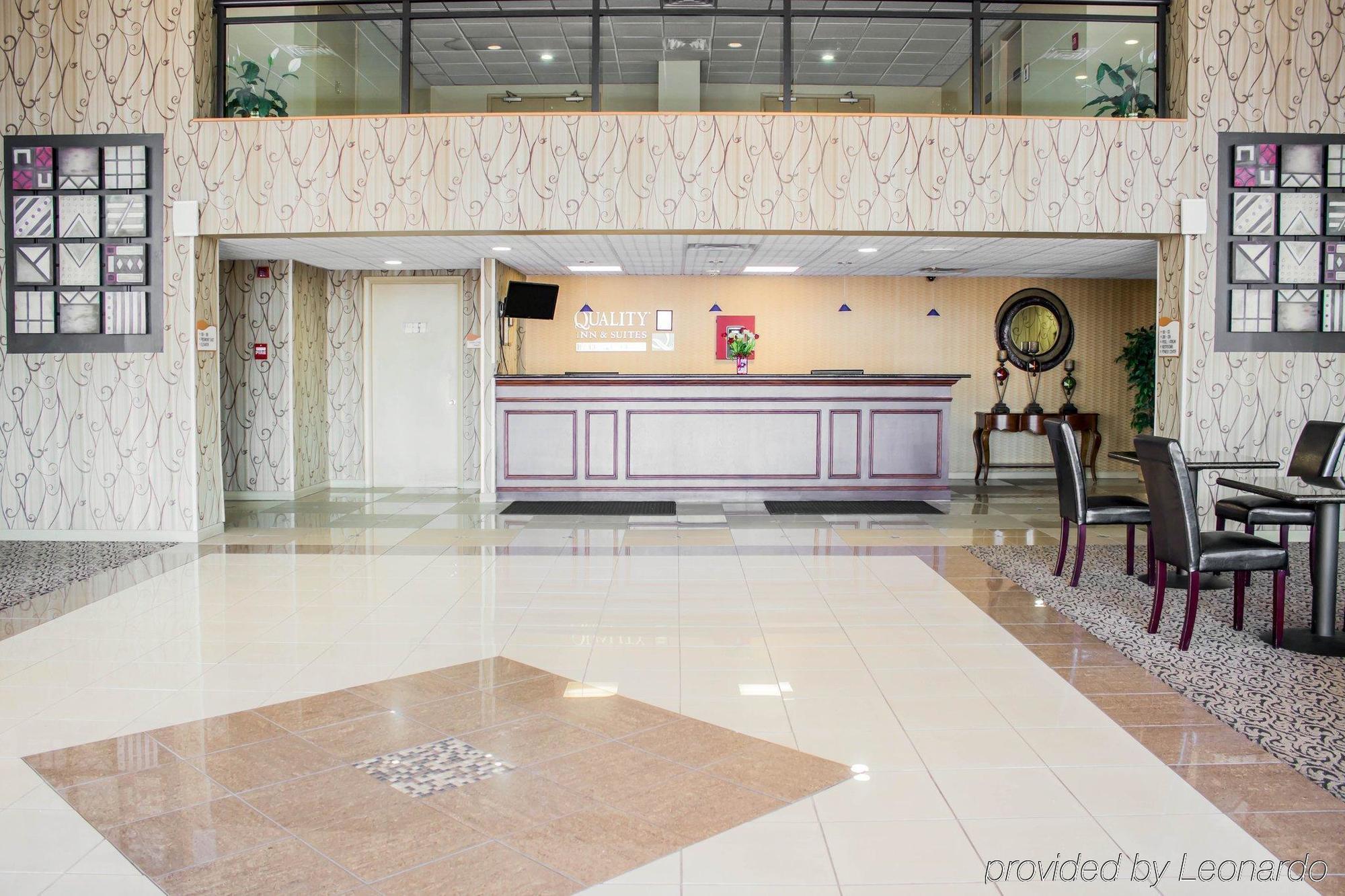 Quality Inn & Suites - Greensboro-High Point Bagian luar foto